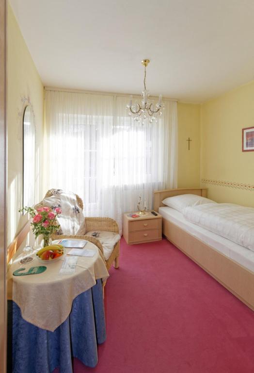 Hotel Garni Regina Gößweinstein Szoba fotó